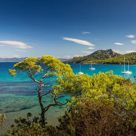 Front De Acces Presqu'ile De Giens-sea And Mountain Pleasure Hyères