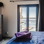 Front De Acces Presqu'ile De Giens-sea And Mountain Pleasure הייר